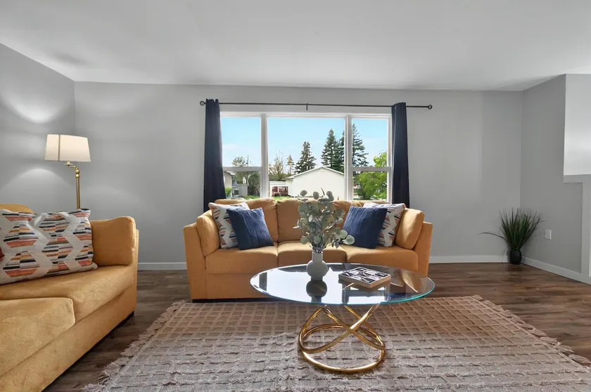 Luxurious Retreat in Moncton - Image 1