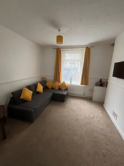 Spacious yet cosy, family home - Image 1