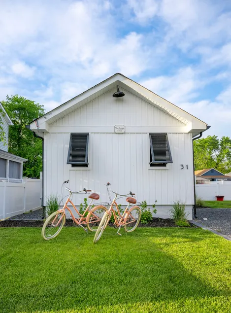 Mint Cottage-Outdoor Entertaining. 2x King Beds - Image 1