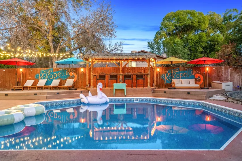 Pool Hot Tub Mini Golf Game Room Sleeps 12 - Image 1