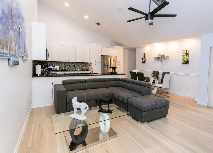 Equestrian Home - Image 1