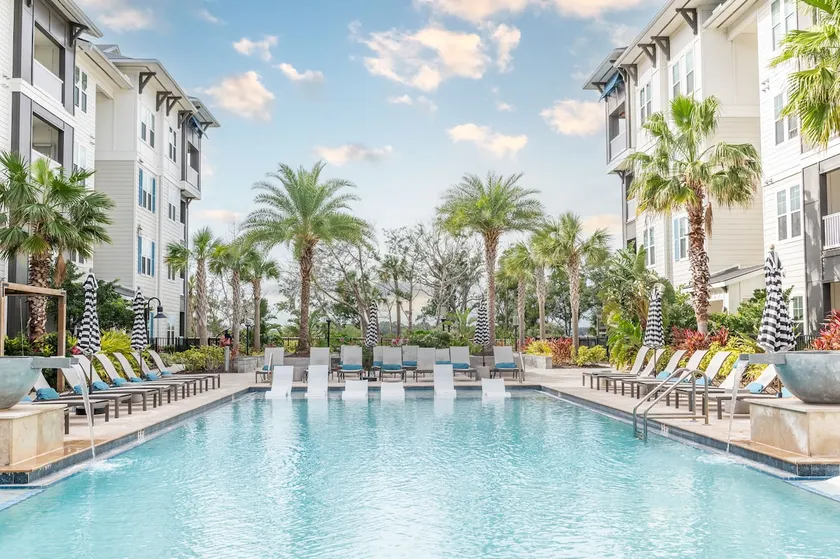 Luxury Resort Living on the Island! - Image 1