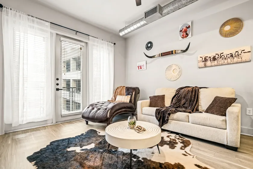Western Saloon | 2BR | 4Bed | Prime Location - Image 1