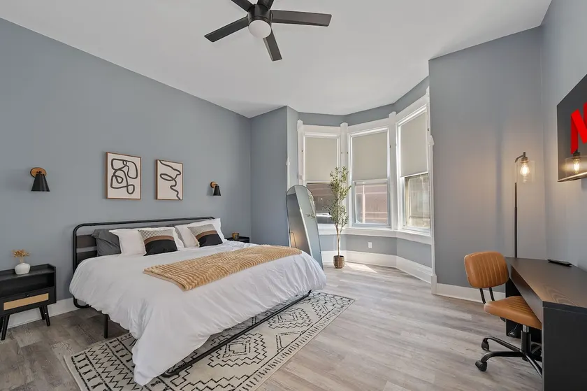 Modern 2BR Apartment | Long-Term Stays | Downtown - Image 1