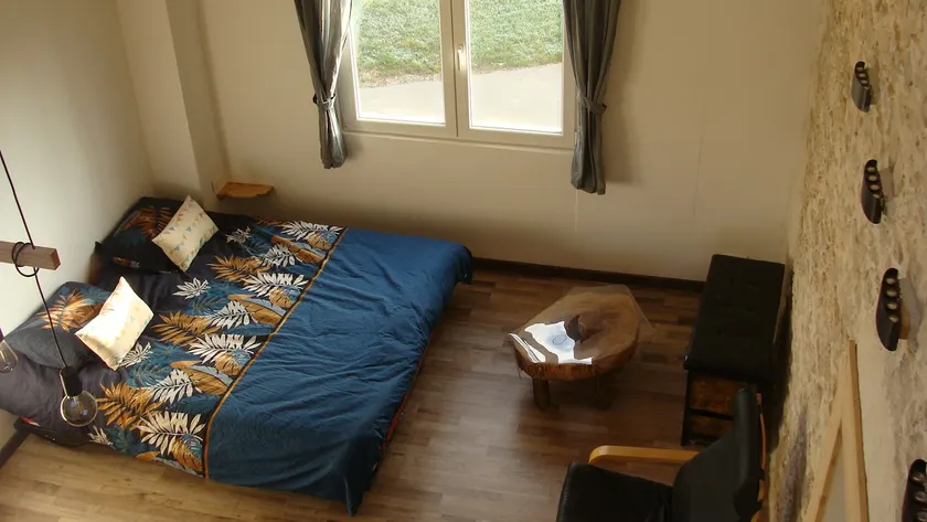 Quiet independent studio with outdoor area - Image 1
