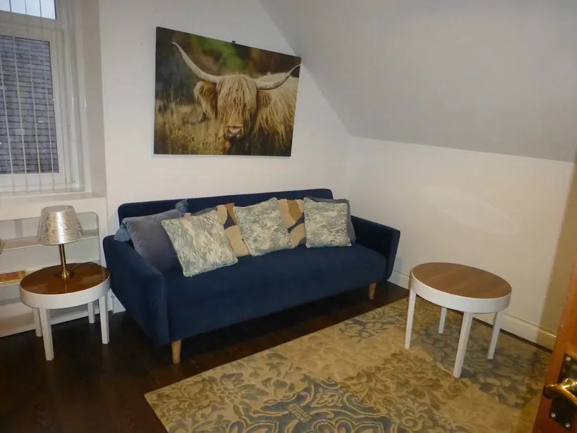 Cozy Attic in Largs with free parking - Image 1
