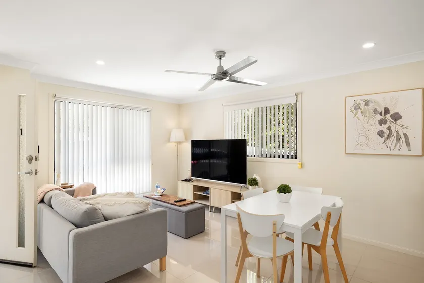Spacious Sunnybank 3BR | Train & Shops | 1144D3 - Image 1
