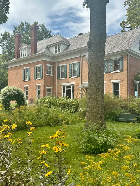 Historic Manor Overlooking Park - Image 1
