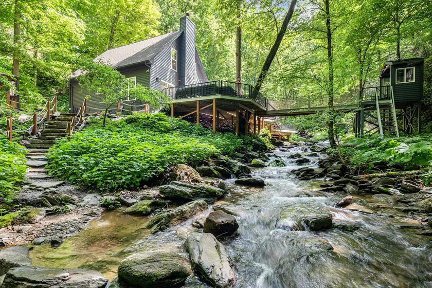 Romantic Waterfalls, Treehouse & Rope Bridge - Image 1