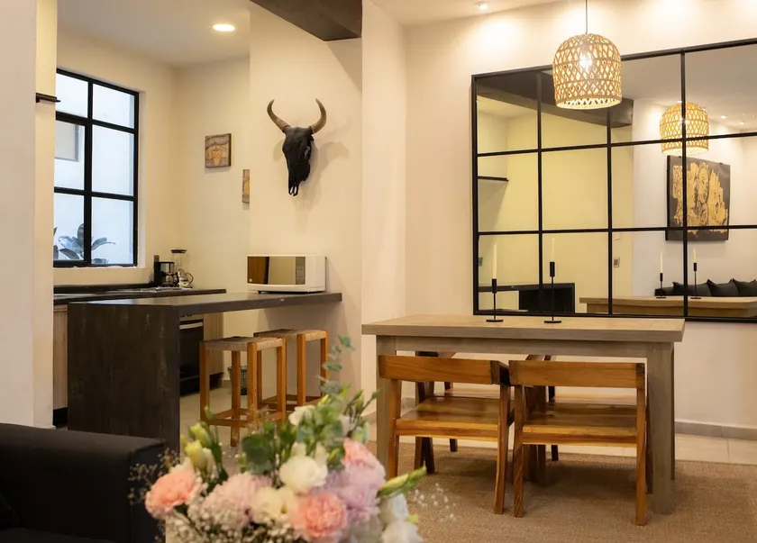 Apartment with A/C, parking and a perfect location - Image 1