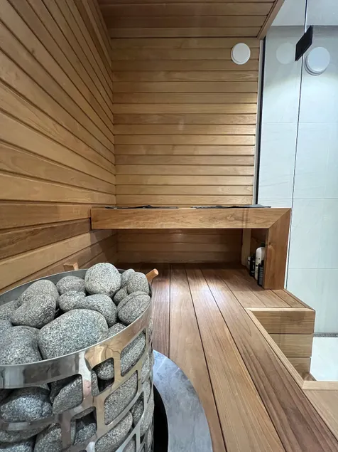 Hidden Gem with Private Sauna, In City Center - Image 1