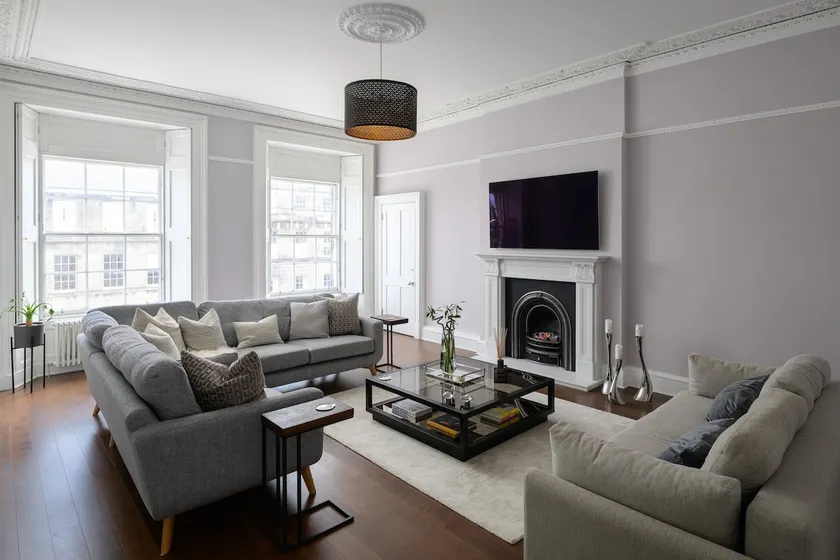 Central New Town Apartment - Image 1