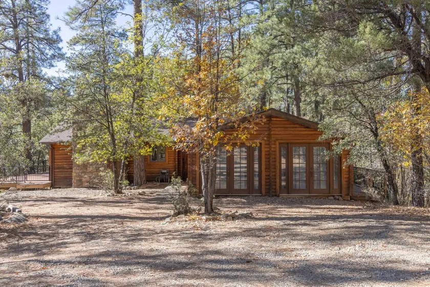 CozyCreekCabin-Treehouse-Large Deck-Mountain Home - Image 1