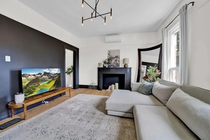 Cozy Top-Floor Apt w/Balcony & High-Speed WiFi - Image 1