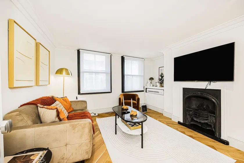 Heart of Mayfair Modern-Classic Townhouse - Image 1