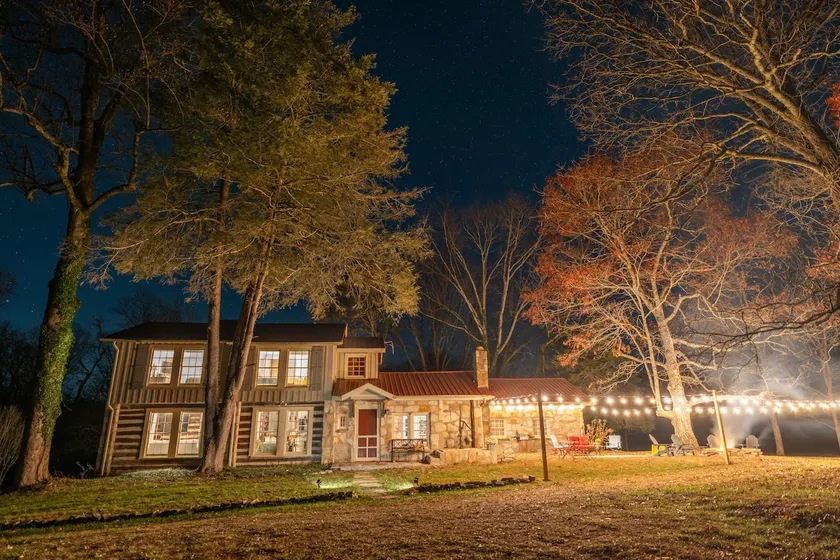 Rock Bluff Cabin - Image 1