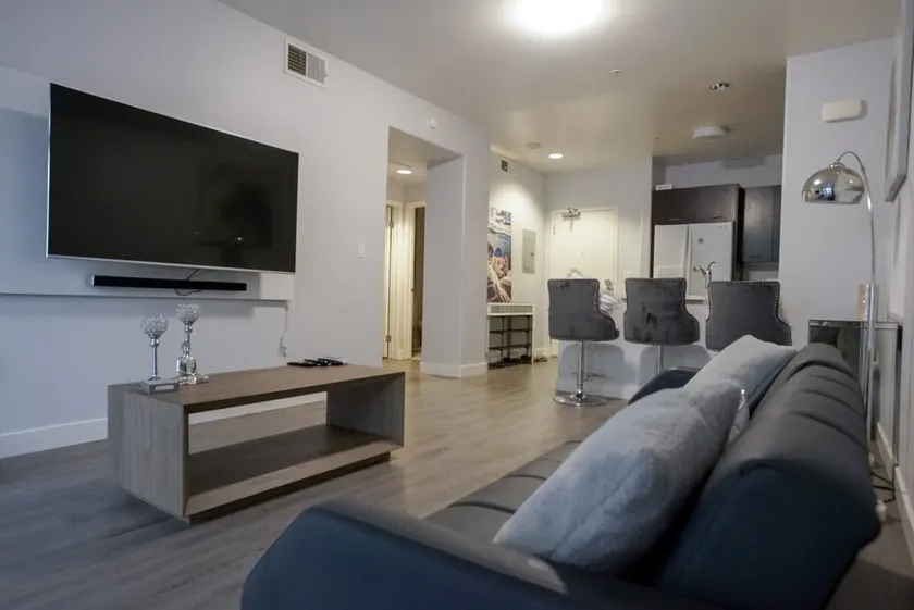 Modern 1BR | Downtown Burbank | Walkable + Parking - Image 1