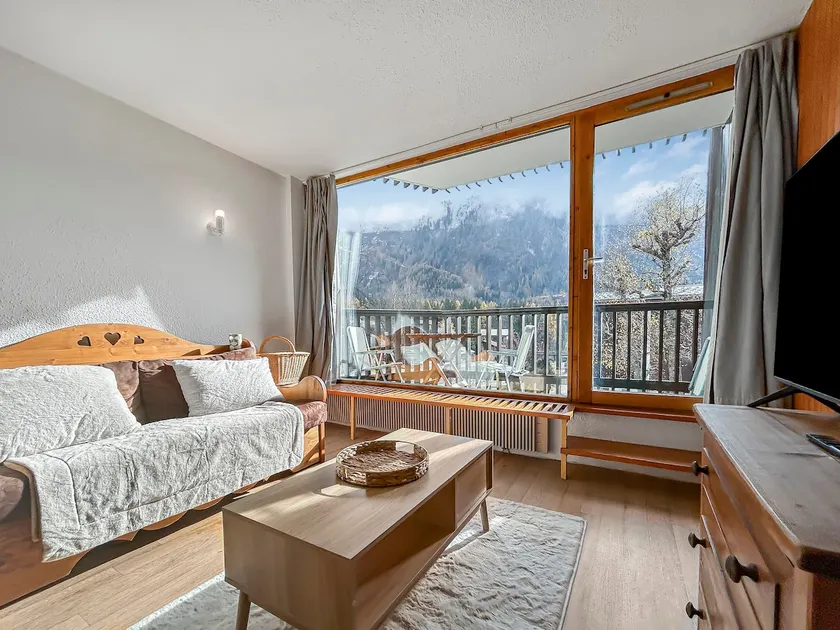 Mont Blanc view, balcony and private parking - Image 1