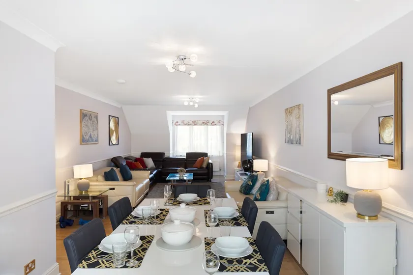 Large apartment/ parks/ golf course - Image 1