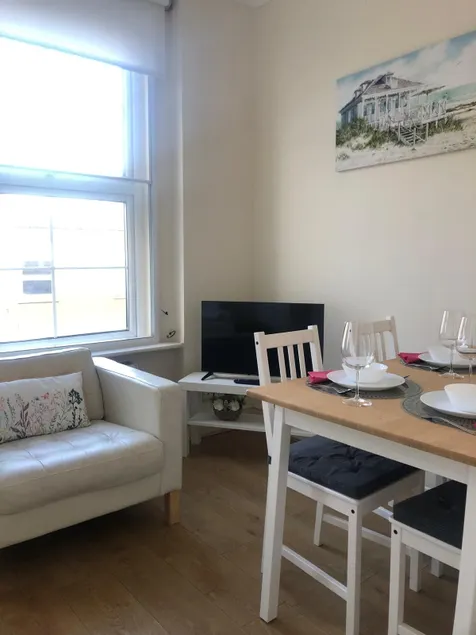Bright & Cosy Flat in Euston Station - Image 1