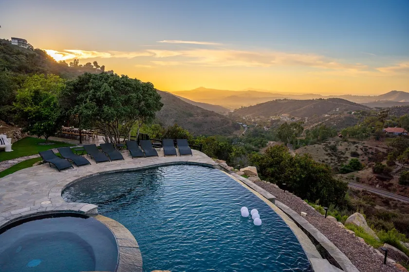 SD Serenity Hills - Infinity Pool/Pickleball/Sauna - Image 1