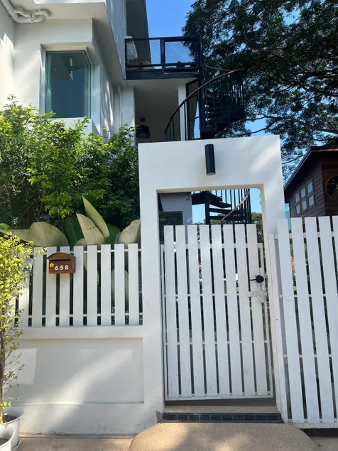 Villa style duplex w/ private pool, sauna, terrace - Image 1