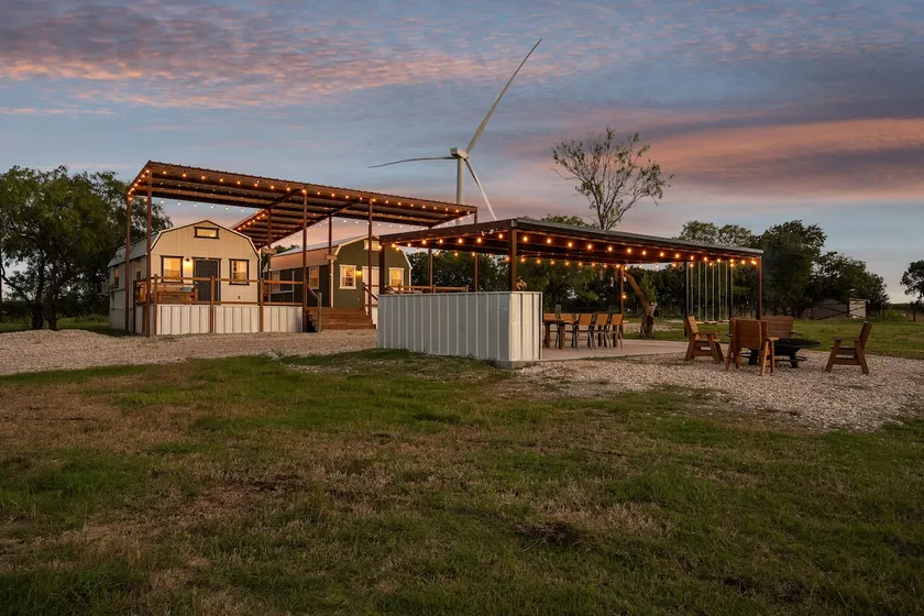 Charming Cabin in the country, 25 mins from Waco - Image 1