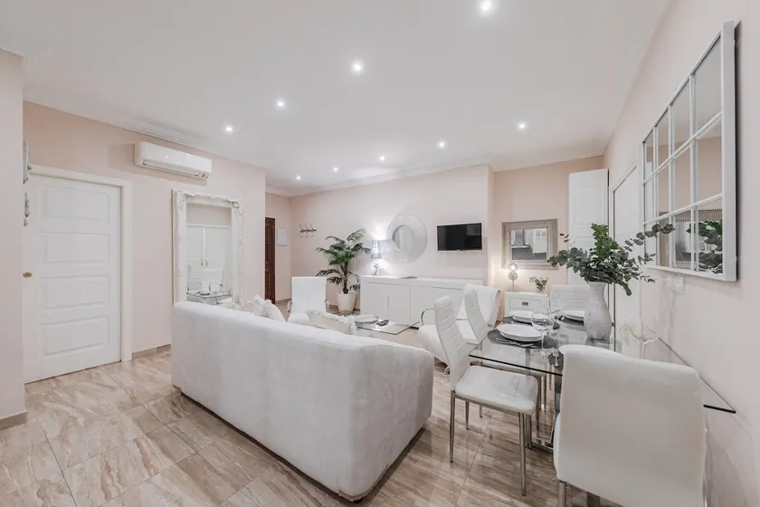 ISG Apartments: Jose Velilla /Free Parking - Image 1