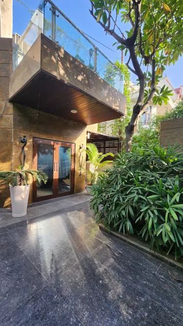 5 BHK Nivasa Luxury Villa Near Cyberhub, Gurugram - Image 1