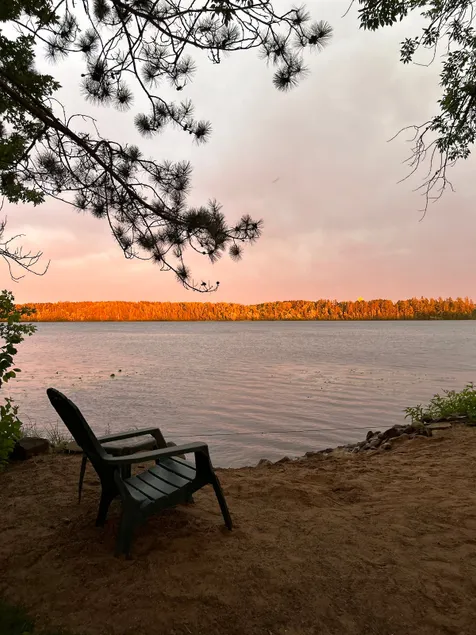 Lake Place Vacation Home - Image 1