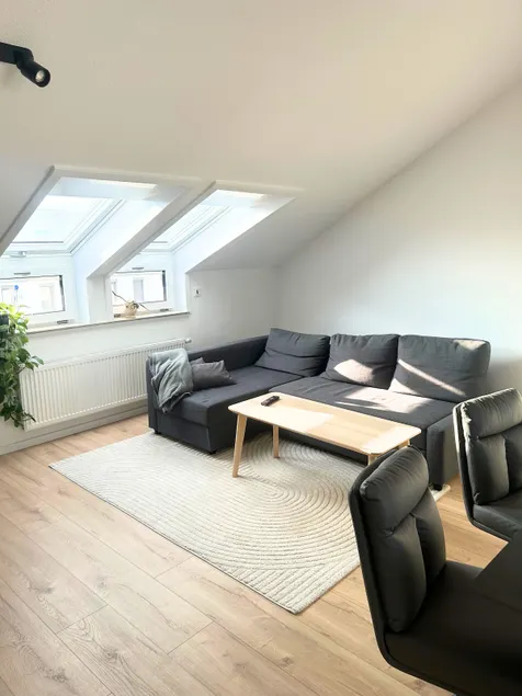 Charming 2-room apartment - Image 1