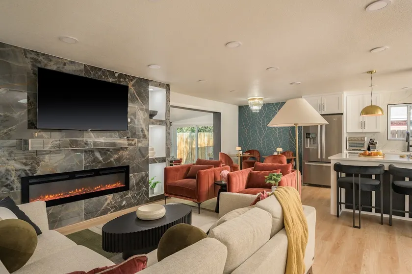 Entertainer's Dream with Hot Tub & Games - Image 1