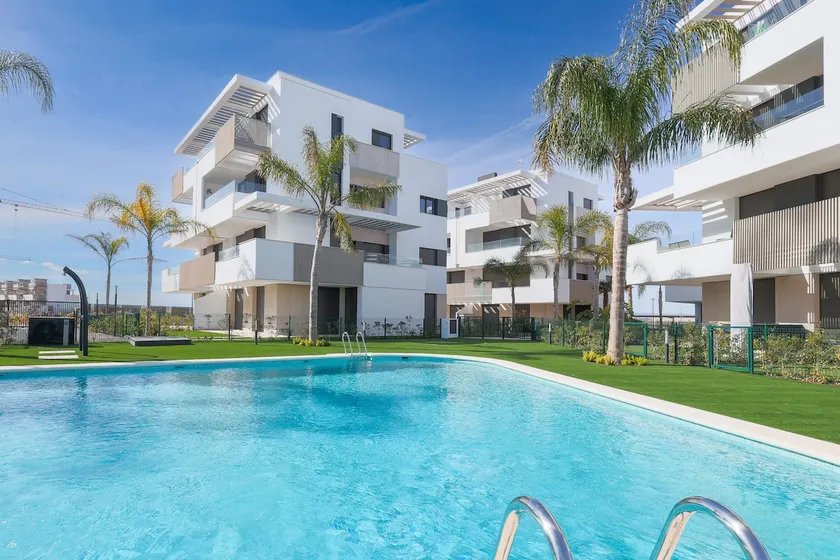 Laia's Home Apartment-Resort - Image 1