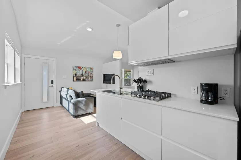 Sleek Modern Design Studio in West Campus - Image 1