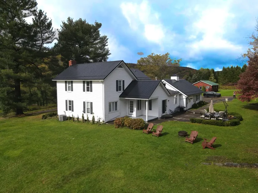 Entire Farmhouse just 7mins to Ellicottville! - Image 1