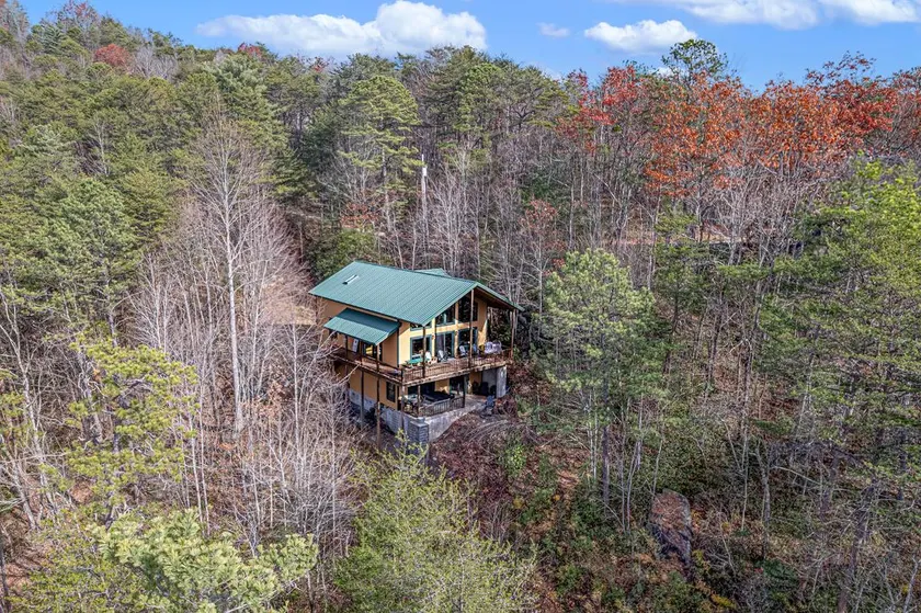 Mountain Retreat | 7 Acres | Arcades | Hot Tub - Image 1