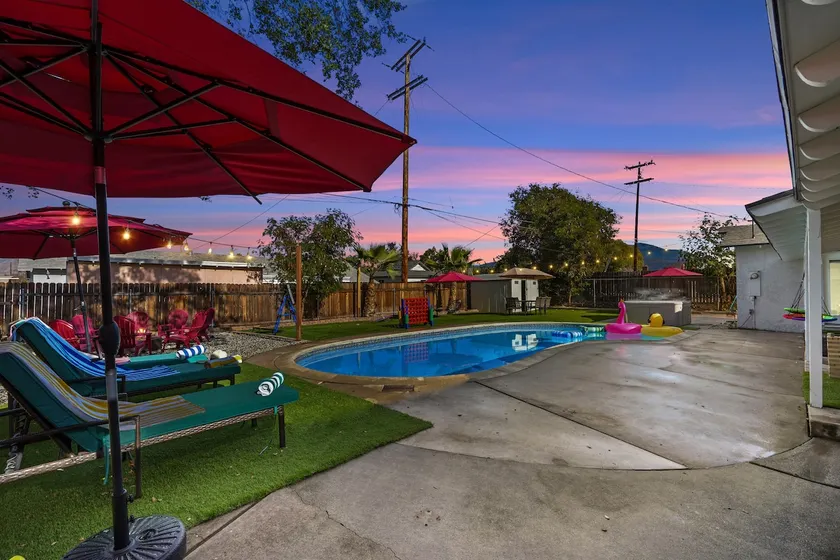 Pool | Jacuzzi | Firepit | Games | Sleeps 12 - Image 1