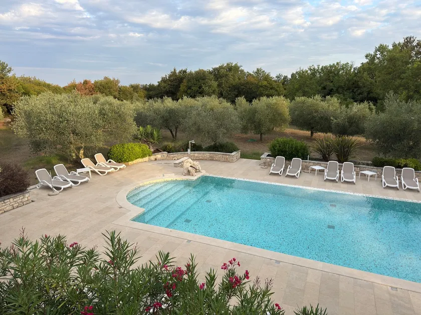 Apartment \"Green\" by the pool with private terrace - Image 1