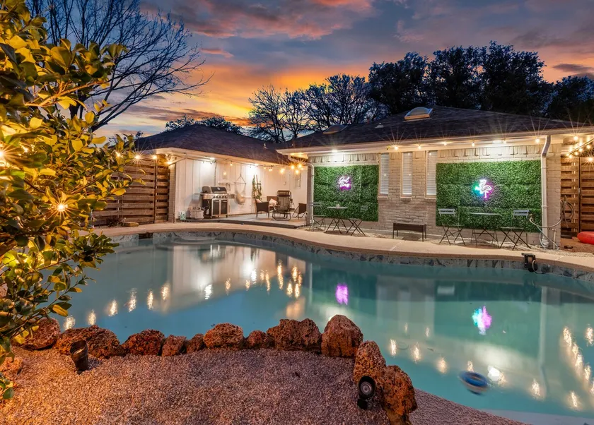 Mini Golf | Pool | Game room | Stylish & Spacious - Image 1