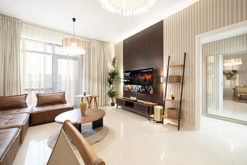 Luxury, Spacious & Balcony-Stunning Views Pool+Gym - Image 1