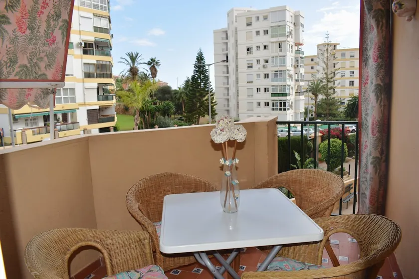 Apt. 2 bedrooms, 2 terraces, pool (Jul/Aug) wifi. - Image 1