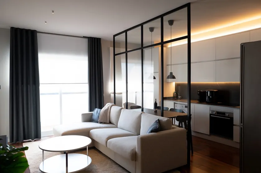 Modern and Comfortable Apartment - Image 1
