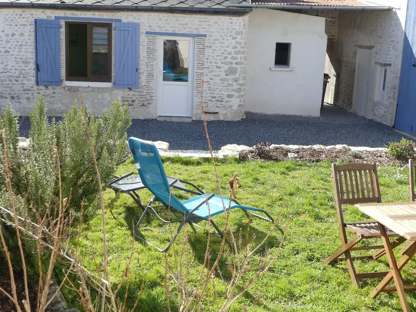 Accommodation with optional HOT TUB & SAUNA - Image 1