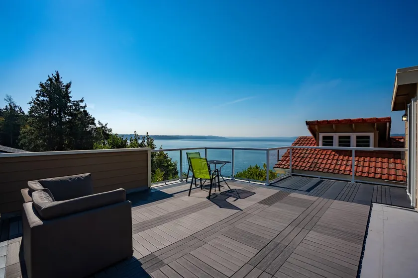 Serene Puget Sound Escape-Private Suite + Rooftop - Image 1