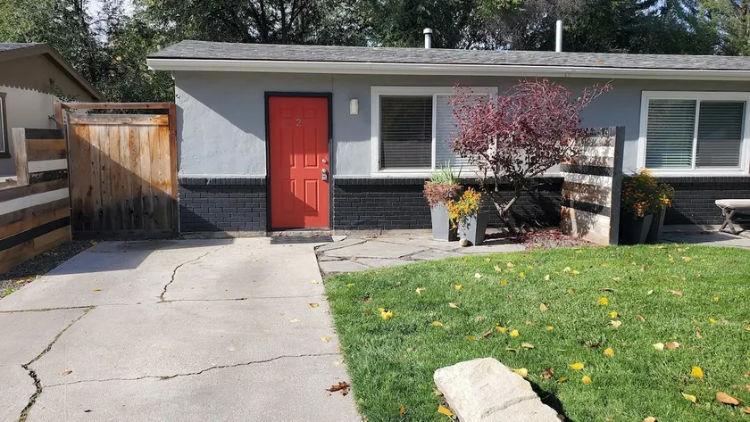 Boise Basecamp Clean, Quiet + Fenced Yard for Pets - Image 1