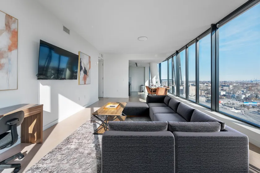 Penthouse views of NYC | Free Parking | BOOK NOW - Image 1