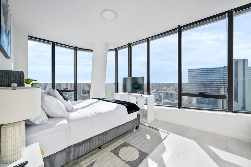Amazing 1bed 1 bath with views | Free Parking - Image 1