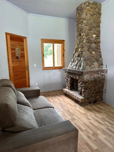 House with access to the river, perfect for fishing and swimming - Image 1