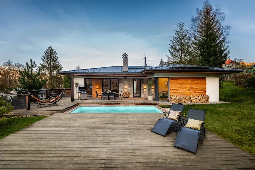 Modern Nature Retreat w Pool, PS5 & Hot Tube - Image 1