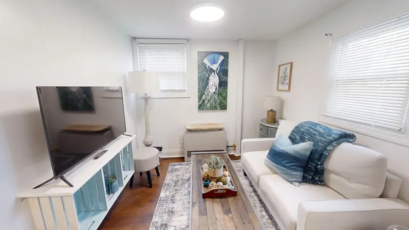 Boutique Apartment - downtown EG - Image 1
